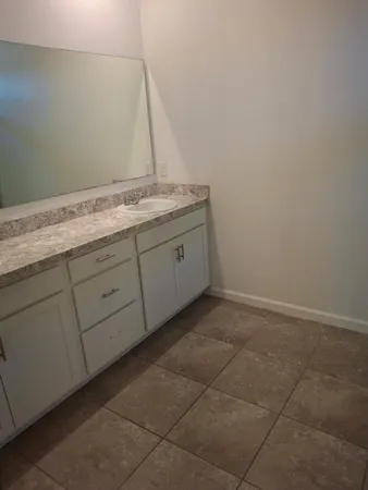 $2,600 | 6545 Northwest Oaklawn Way, Port St. Lucie, FL 34983