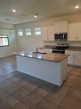 $2,600 | 6545 Northwest Oaklawn Way, Port St. Lucie, FL 34983