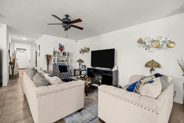 $2,800 | 6545 Northwest Oaklawn Way, Port St. Lucie, FL 34983