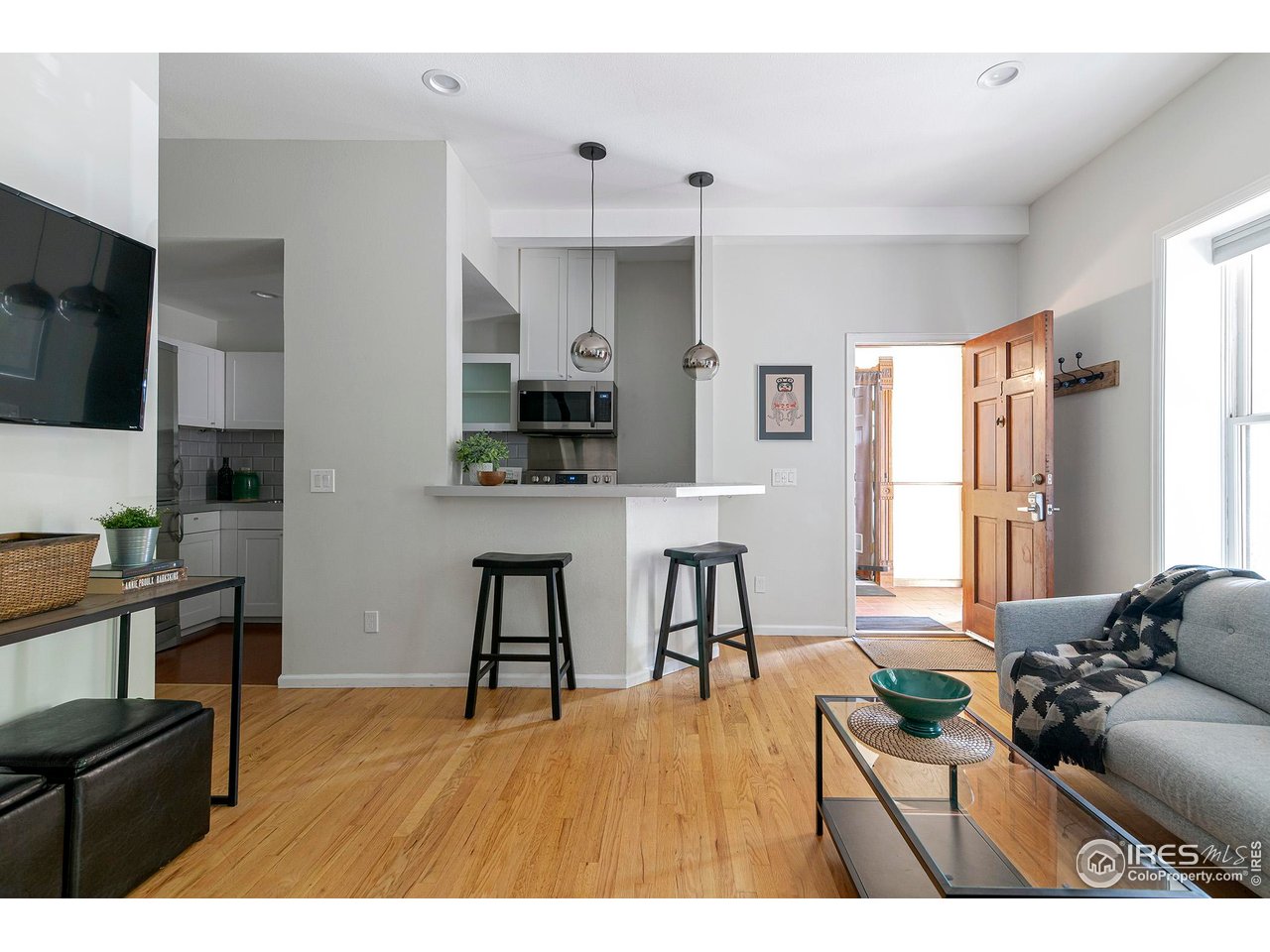 1237 Elder Avenue, Unit 1 Boulder, CO 80304 - Photo 5 of 16 Warm and inviting front entry