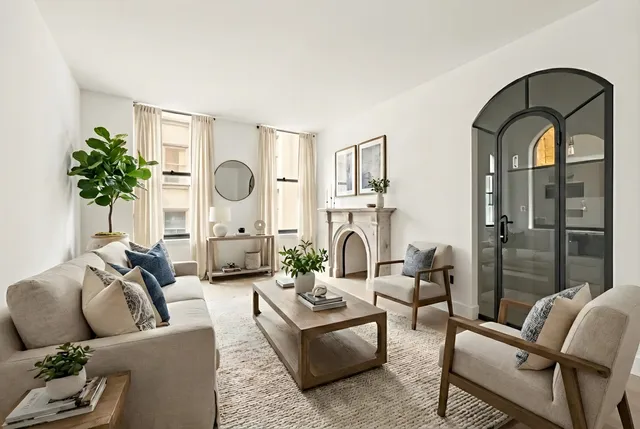 $860,000 | 25 Broad Street, Unit 10K | Financial District