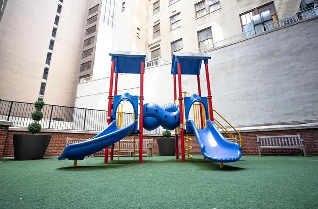 $875,000 | 25 Broad Street, Unit 10K | Financial District