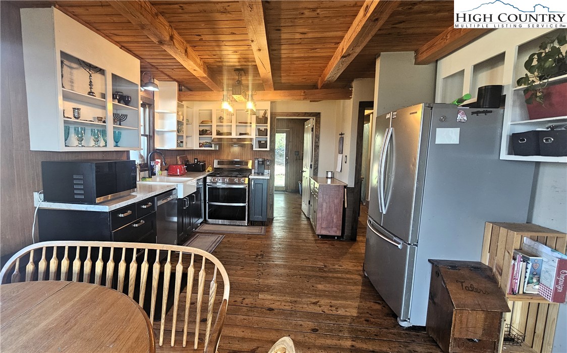 480 Schoolhouse Ridge Boone, NC 28607 - Photo 8 of 48