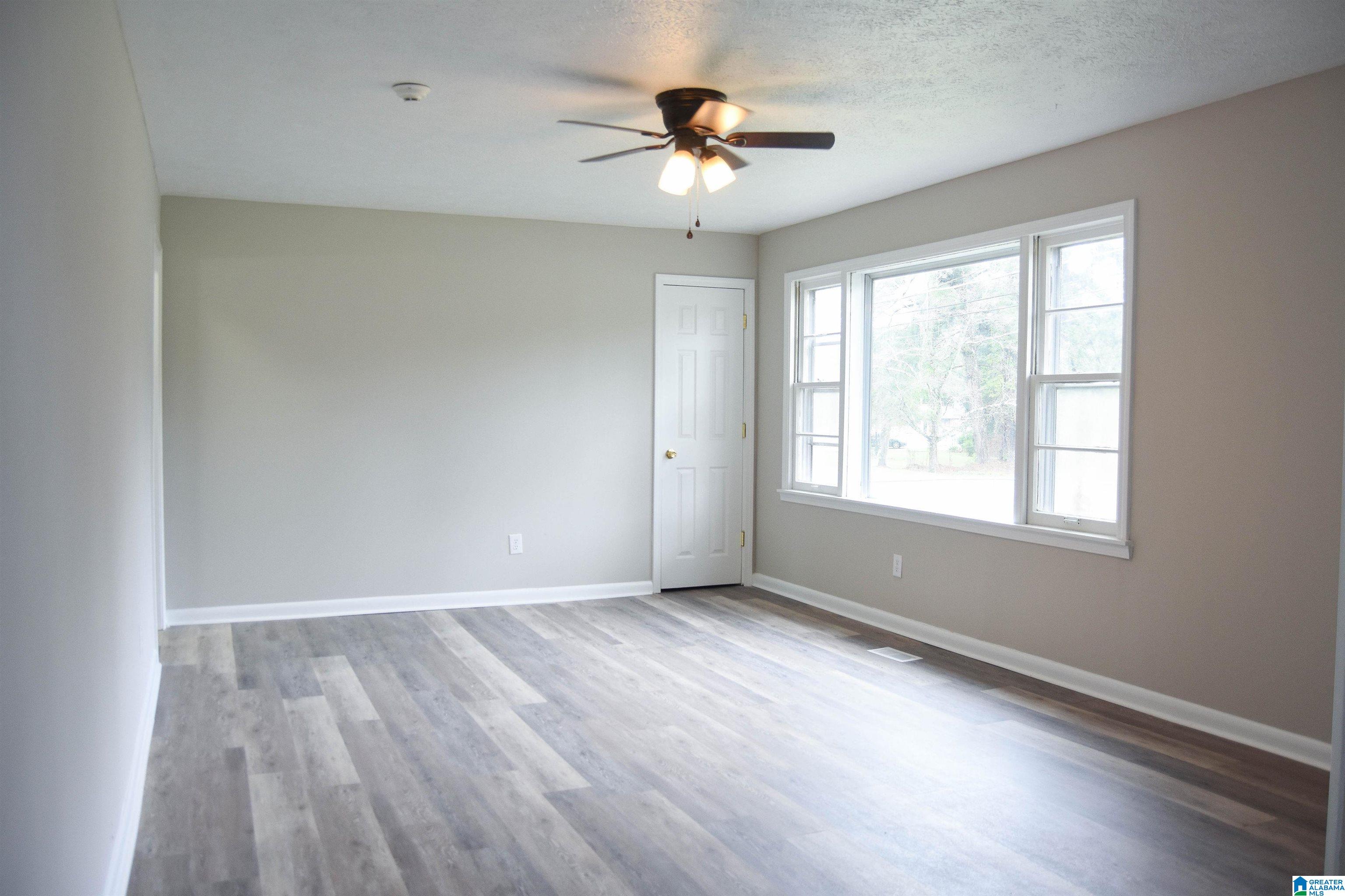 918 Nimitz Avenue Talladega, AL 35160 - Photo 5 of 35