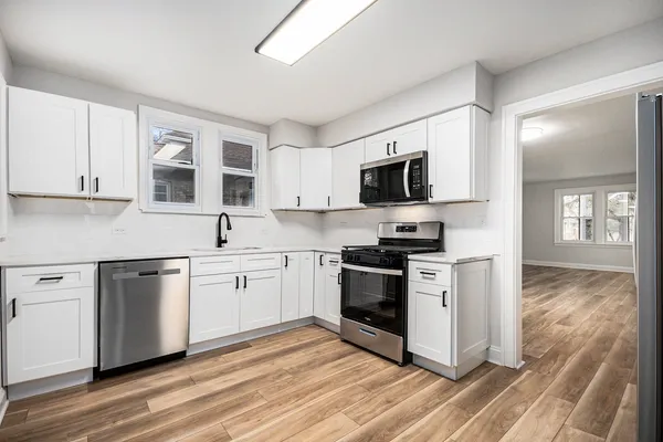 $499,900 | 8117 West 30th Street, North Riverside, IL 60546