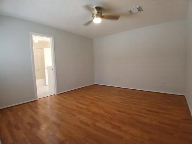 $1,900 | 1126 East Brompton Drive, Pearland, TX 77584