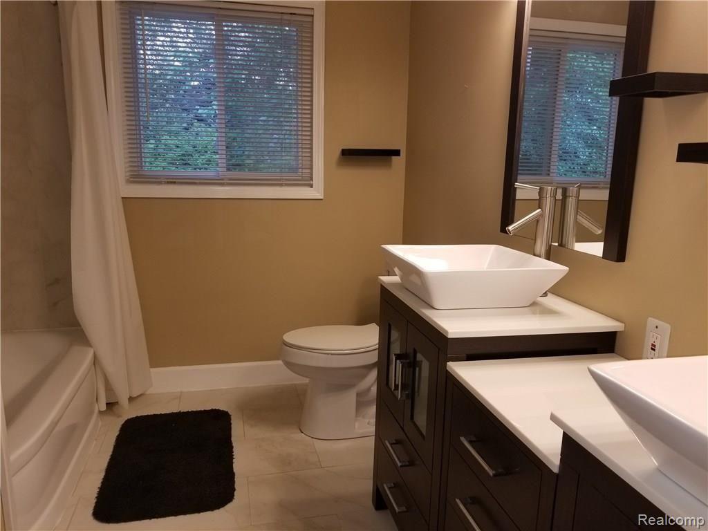 28328 Brandywine Road Farmington Hills, MI 48334 - Photo 8 of 28