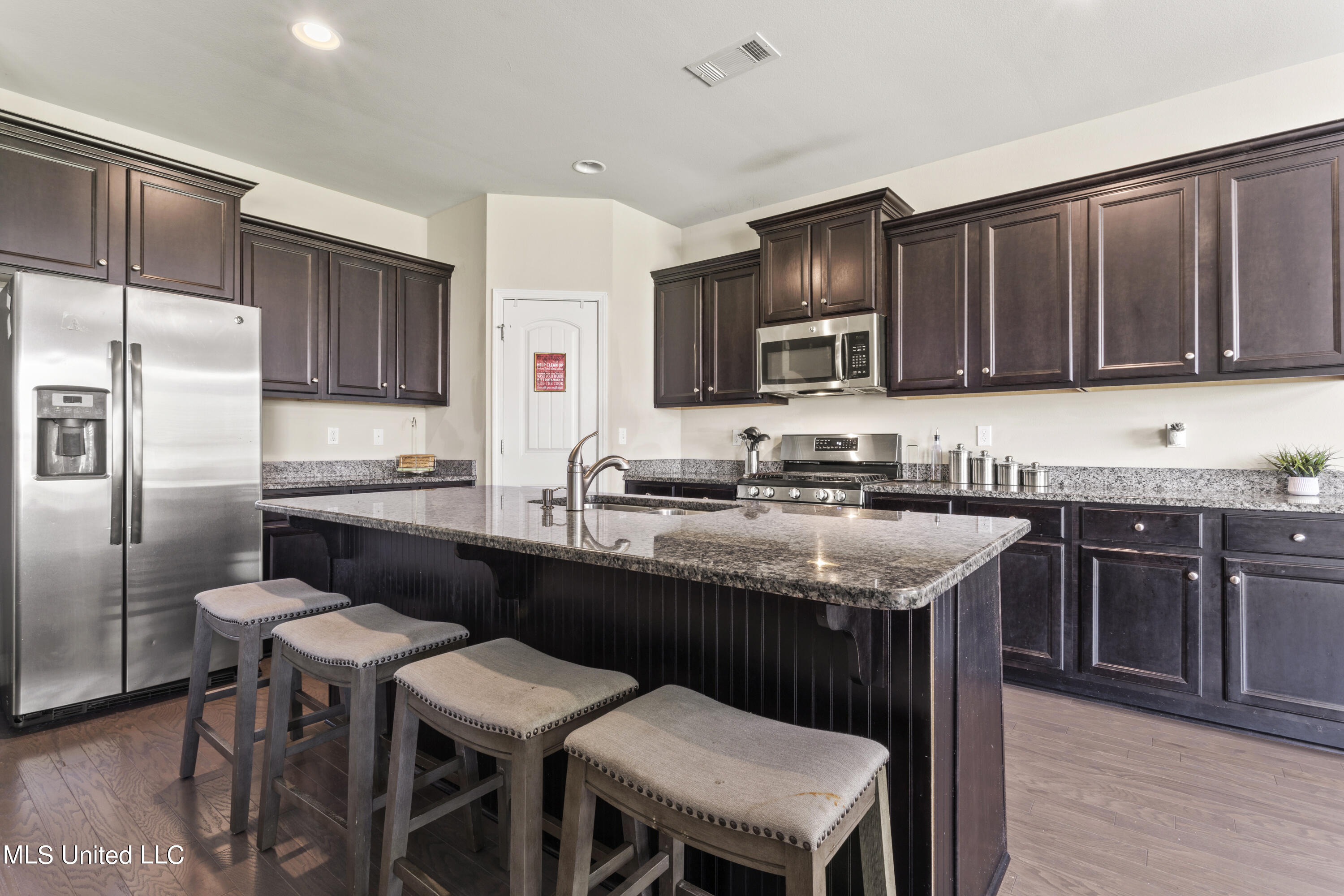 14404 North Swan Road Gulfport, MS 39503 - Photo 8 of 26 009