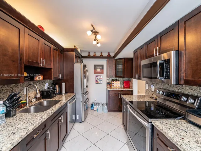 $3,800 | 2401 South Ocean Drive, Unit 1201, Hollywood, FL 33019