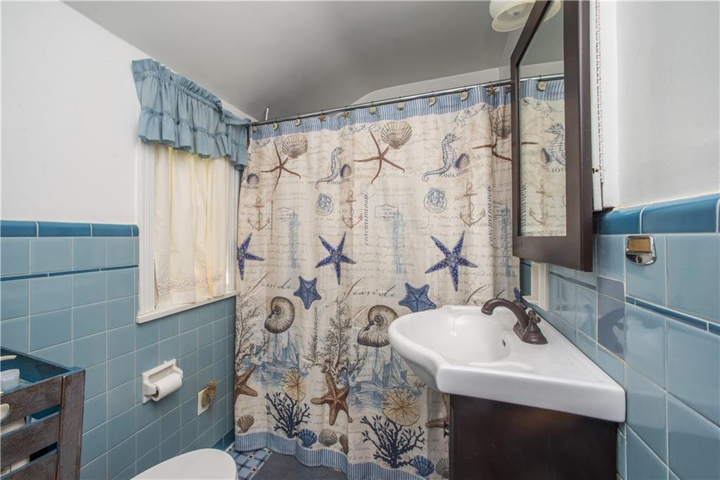 245 Gilkeson Road Pittsburgh, PA 15228 - Photo 16 of 25 Gallery Image 16