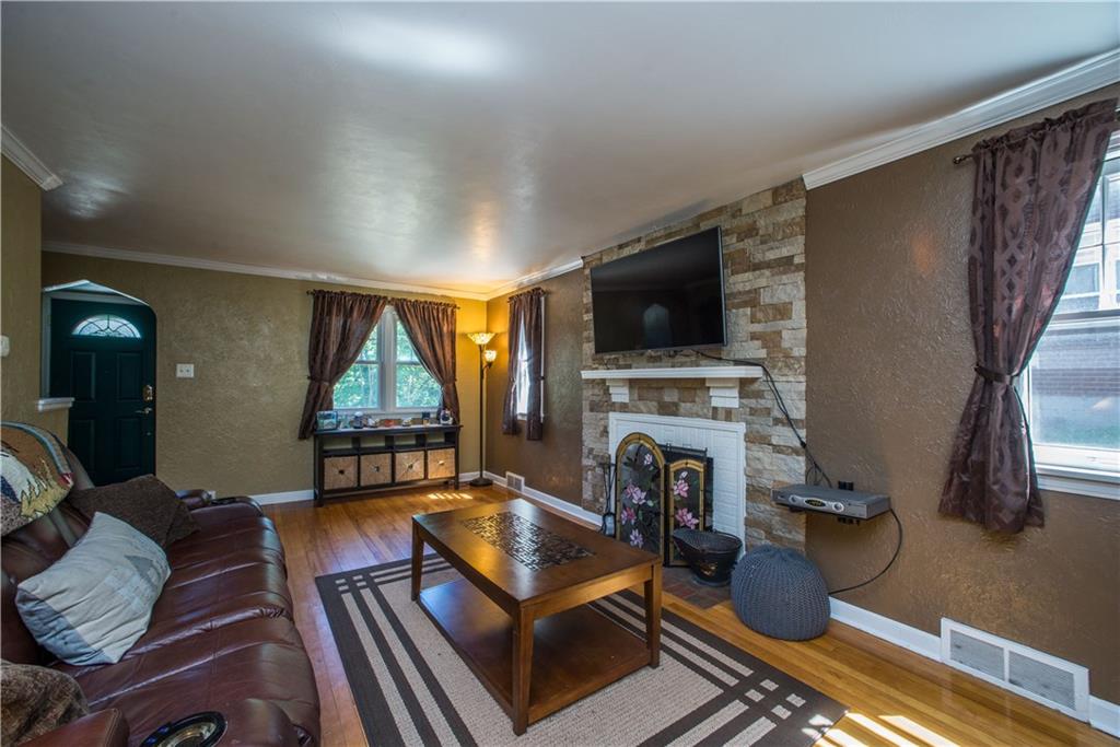 245 Gilkeson Road Pittsburgh, PA 15228 - Photo 3 of 25 Gallery Image 3