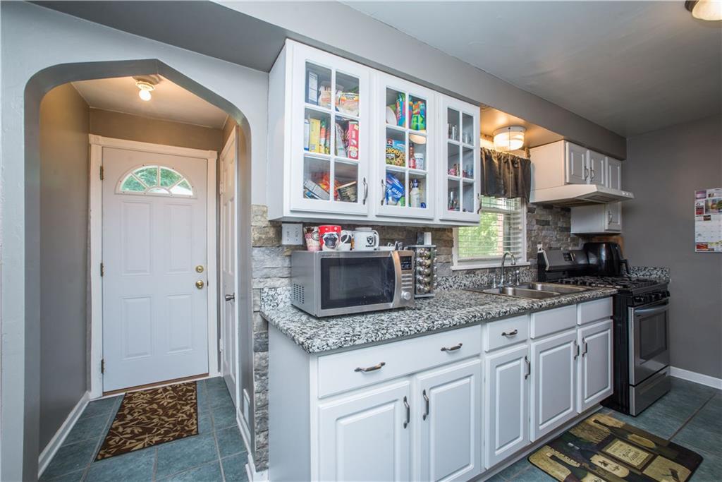 245 Gilkeson Road Pittsburgh, PA 15228 - Photo 9 of 25 Gallery Image 9