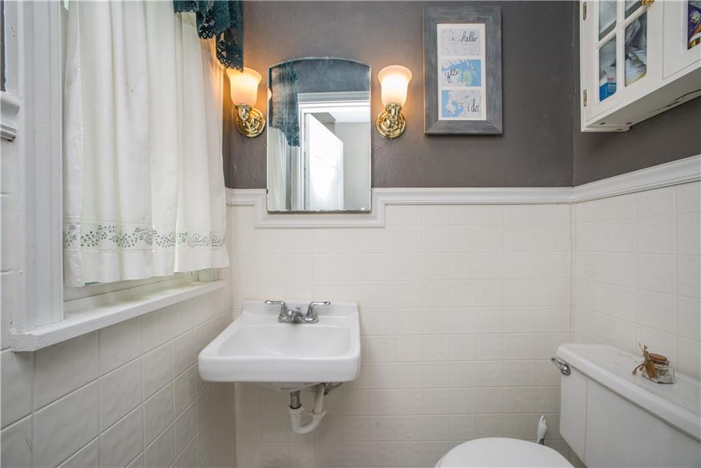 245 Gilkeson Road Pittsburgh, PA 15228 - Photo 10 of 25 Gallery Image 10
