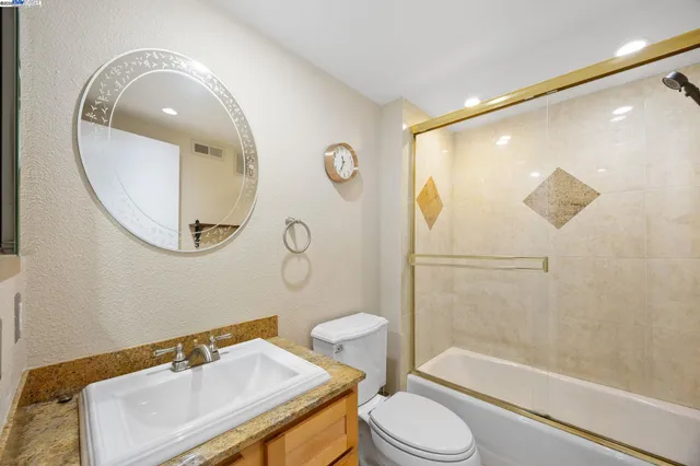 $825,000 | 34 Chimney Rock, Oakland, CA 94605