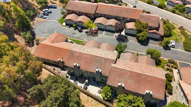 $825,000 | 34 Chimney Rock, Oakland, CA 94605