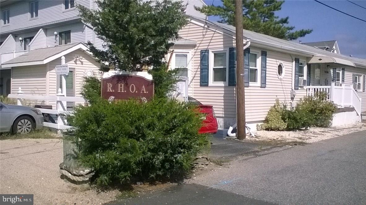 13 East Rutherford Lane Lavallette, NJ 08735 - Photo 1 of 28