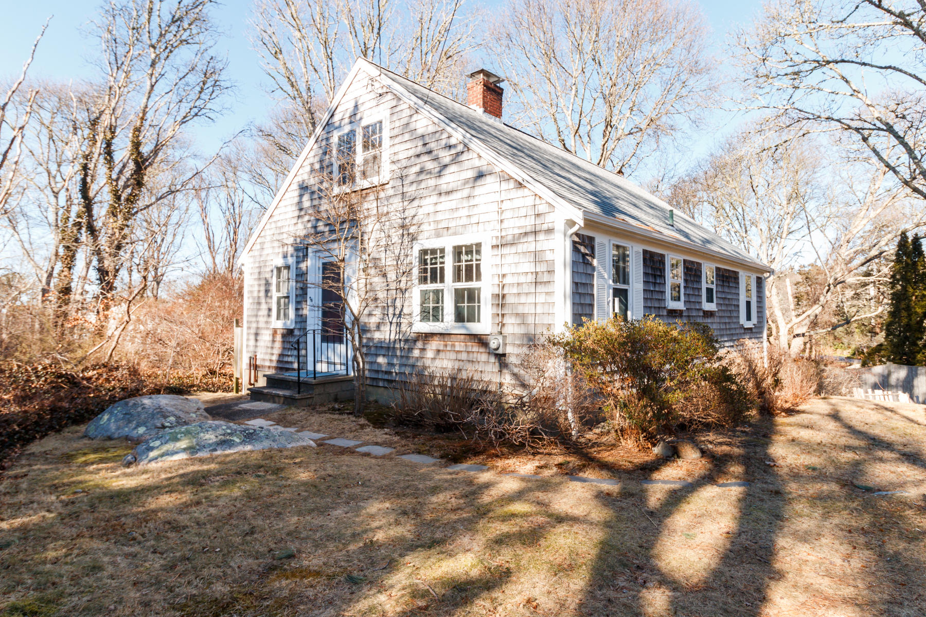 31 Saconesset Road Falmouth, MA 02540 - Photo 5 of 23 left exterior