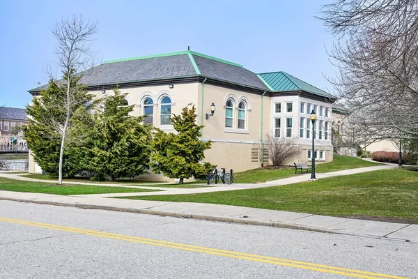 $325,000 | 16 Lt Hauser Lane, Unit 3, Falmouth, MA 02540