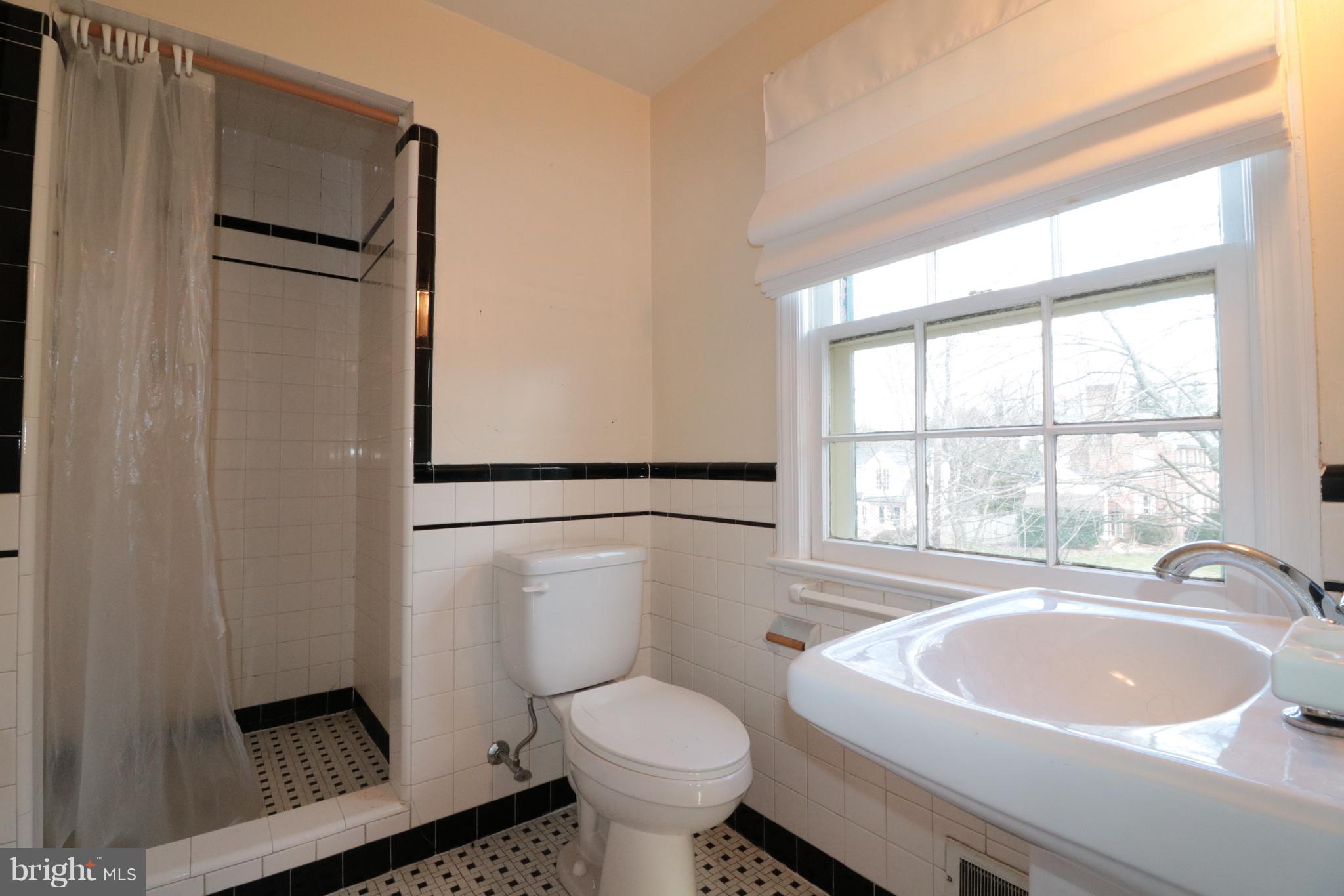 4902 Jamestown Road Bethesda, MD 20816 - Photo 16 of 22 Gallery Image 16