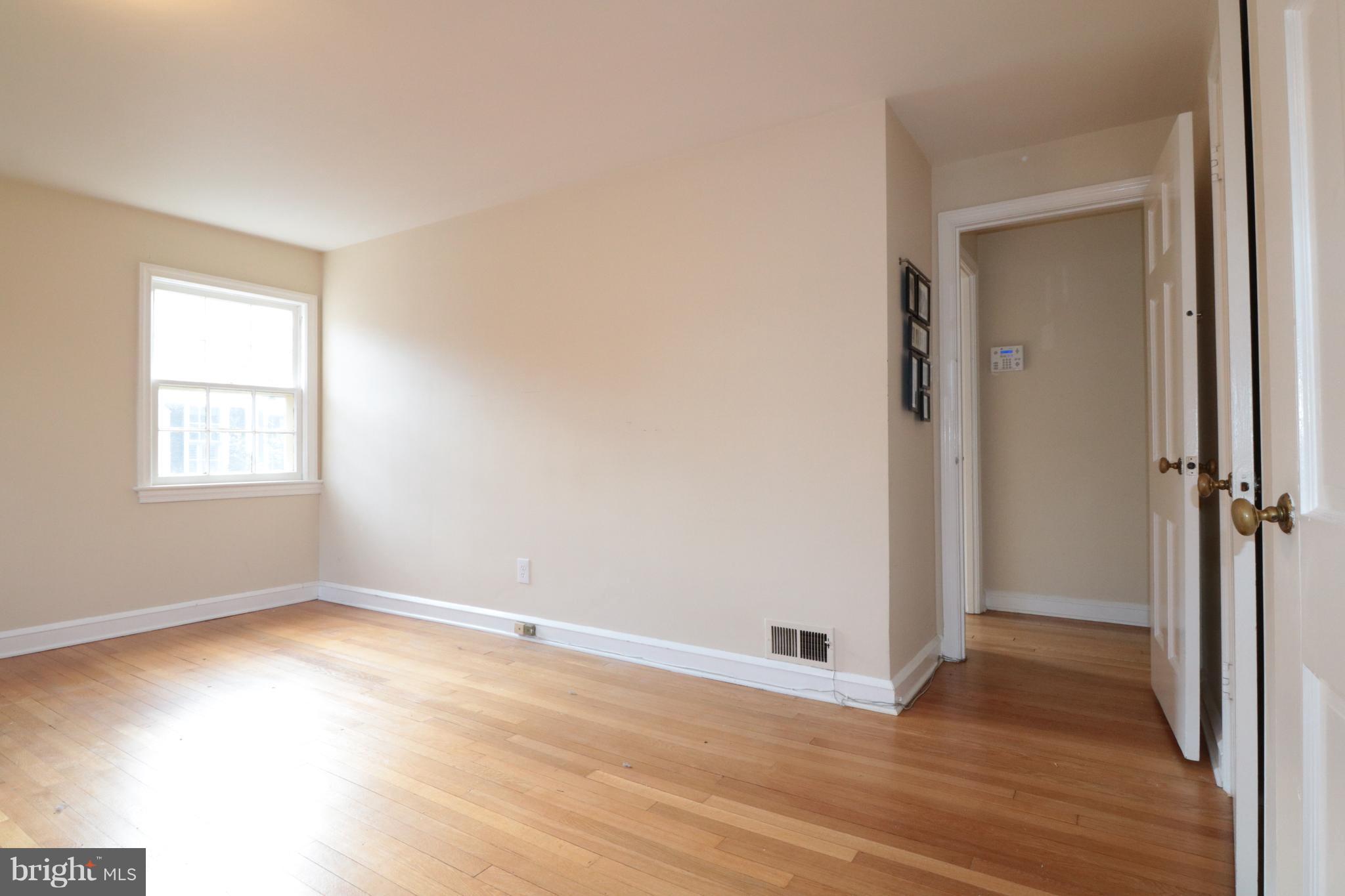 4902 Jamestown Road Bethesda, MD 20816 - Photo 17 of 22 Gallery Image 17