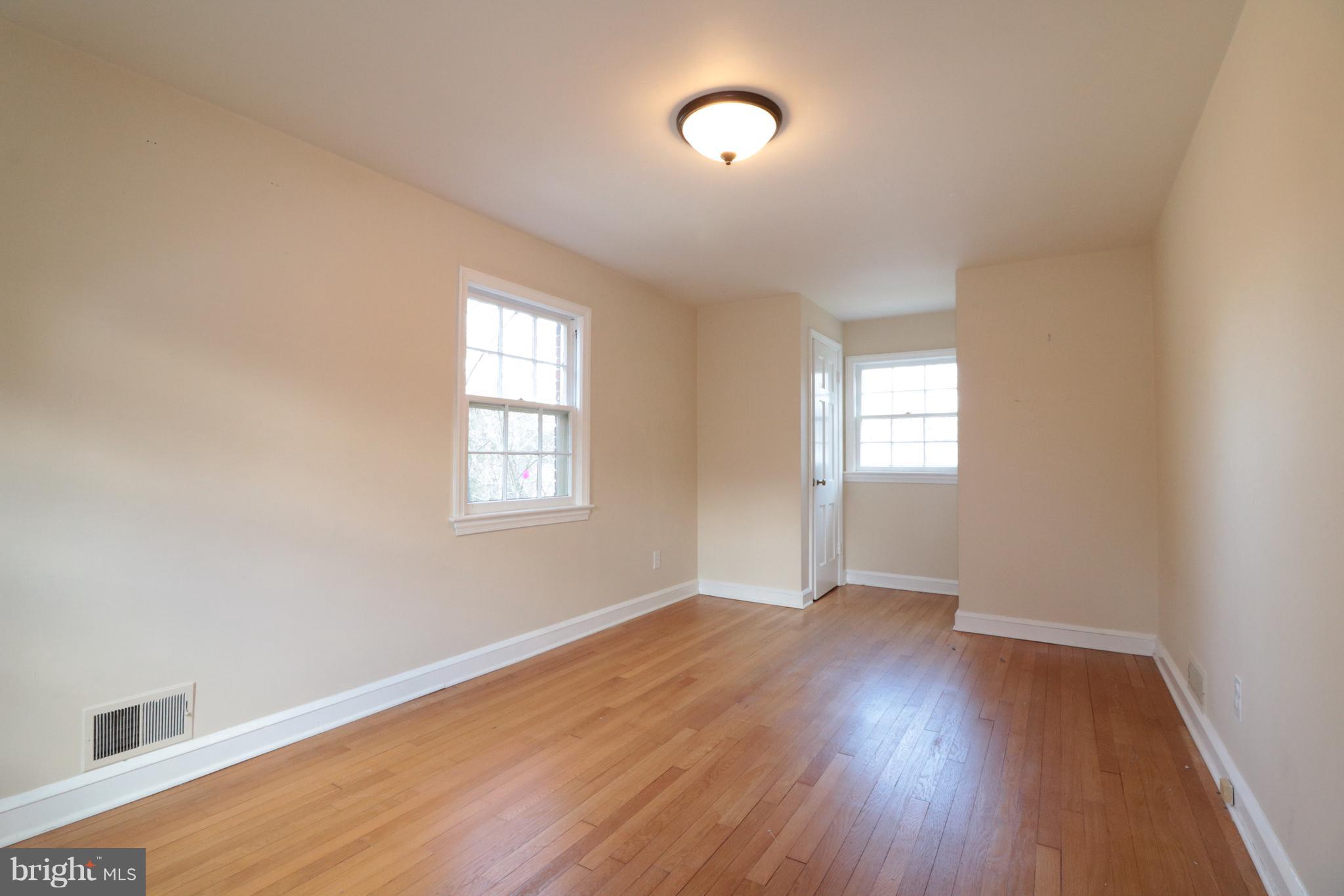 4902 Jamestown Road Bethesda, MD 20816 - Photo 18 of 22 Gallery Image 18