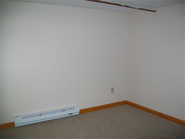 31 Lang Street Springfield, MA 01104 - Photo 8 of 15 Gallery Image 8