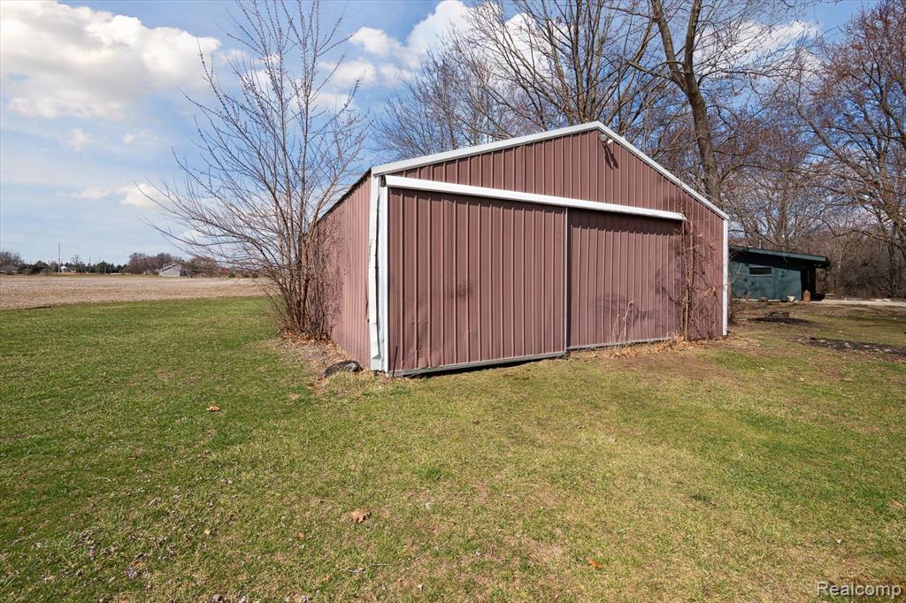 7925 Hough Road Almont, MI 48003 - Photo 31 of 53 Gallery Image 31