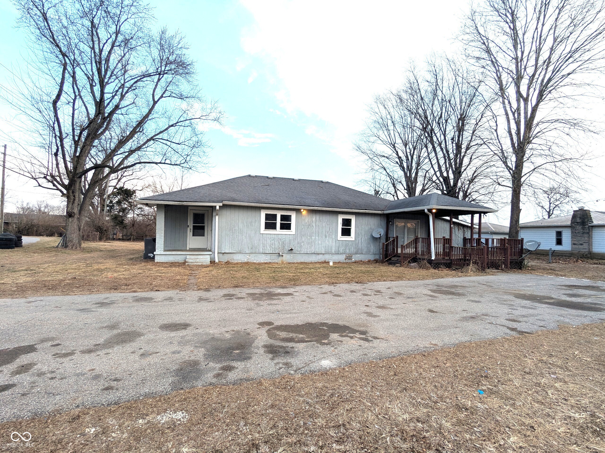 8249 Lake Road Indianapolis, IN 46217 - Photo 1 of 15 Gallery Image 1
