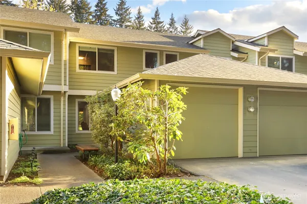 $305,000 | 3957 Northwest Fairway Lane, Bremerton, WA 98312