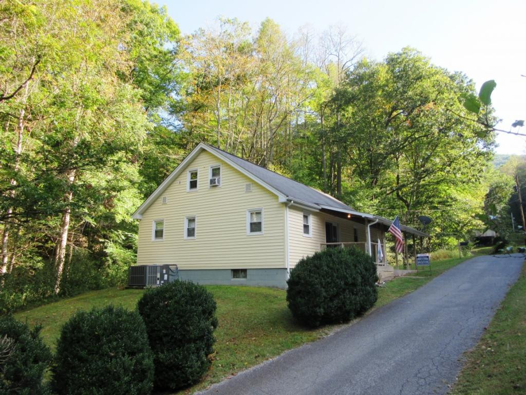 175 Shook Branch Road Hampton, TN 37658 - Photo 2 of 18 Photo 2