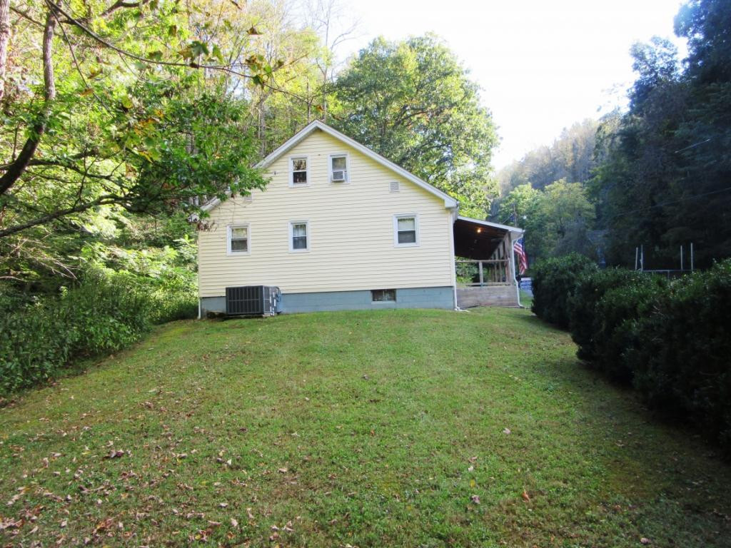 175 Shook Branch Road Hampton, TN 37658 - Photo 3 of 18 Photo 3