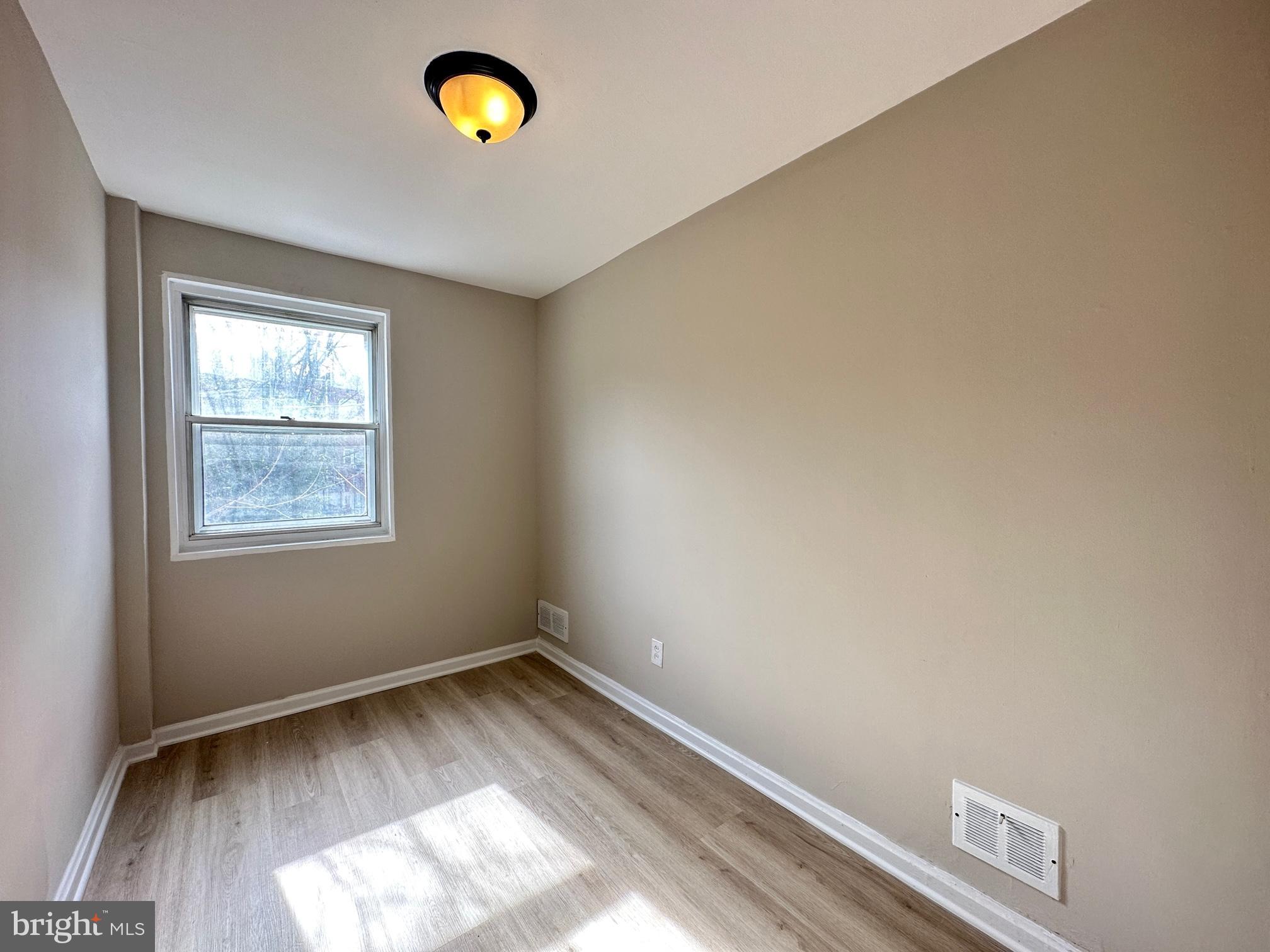 1038 Wedgewood Road Baltimore, MD 21229 - Photo 9 of 12