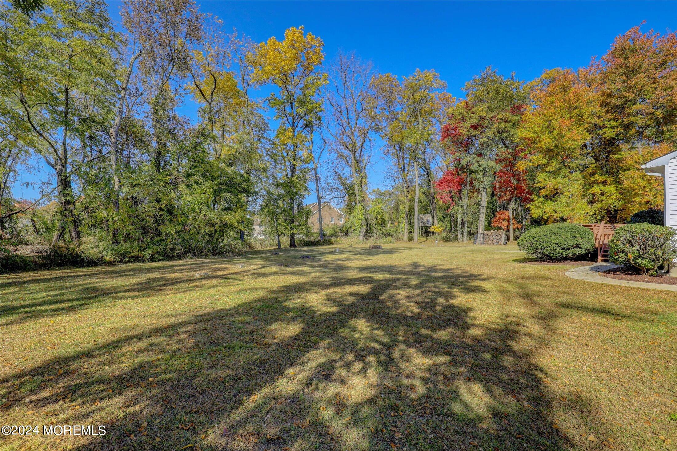 10 Holly Hill Road Marlboro, NJ 07746 - Photo 8 of 19