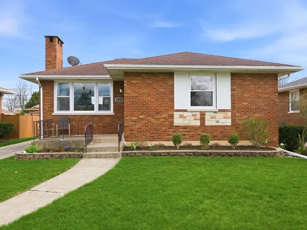 $414,900 | 10265 Dickens Street, Westchester, IL 60154