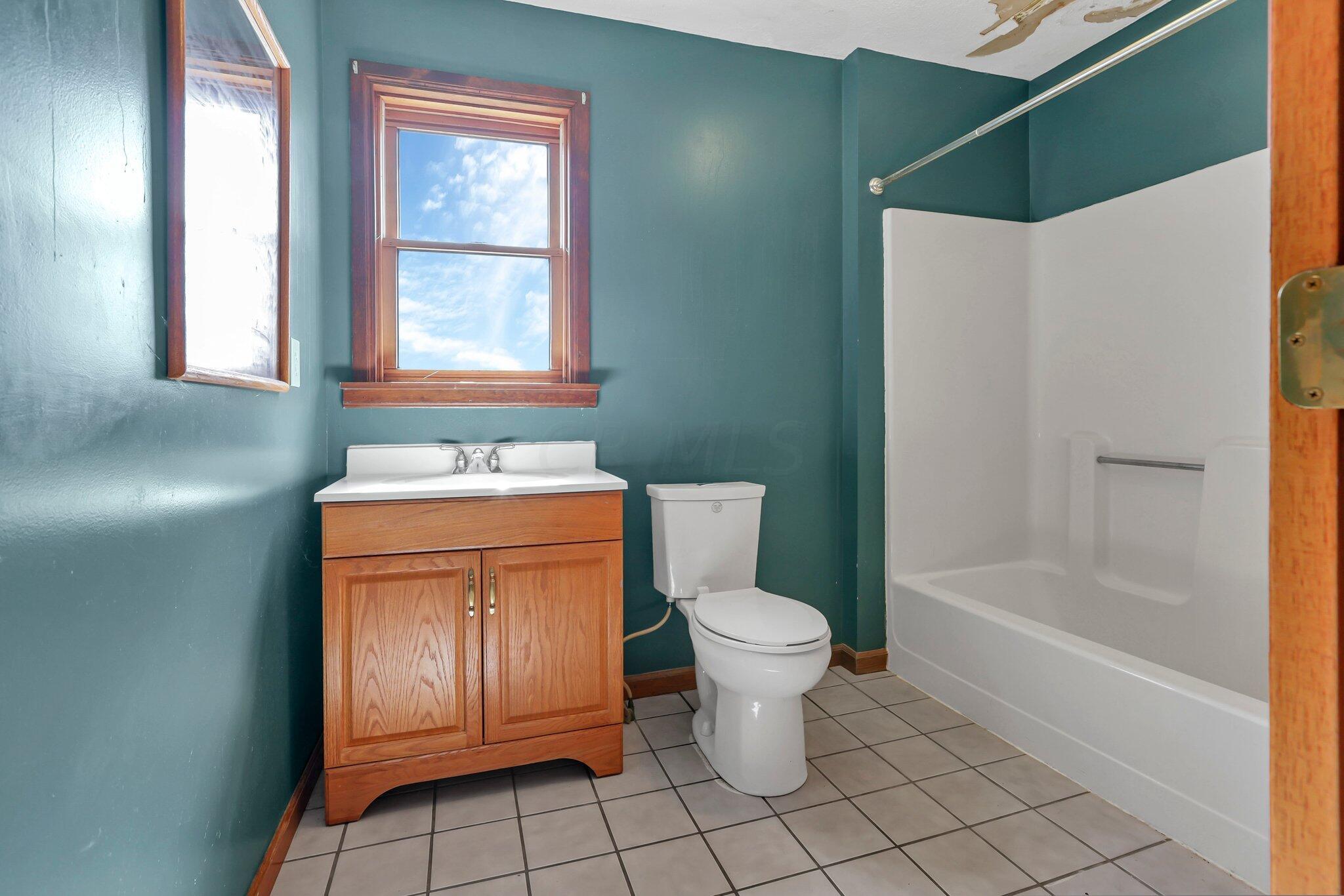 5225 Deeds Road Southwest Pataskala, OH 43062 - Photo 25 of 43 2nd full bath
