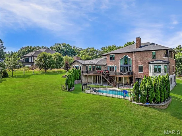 $3,200,000 | 13354 Thornhill Drive, St. Louis, MO 63131
