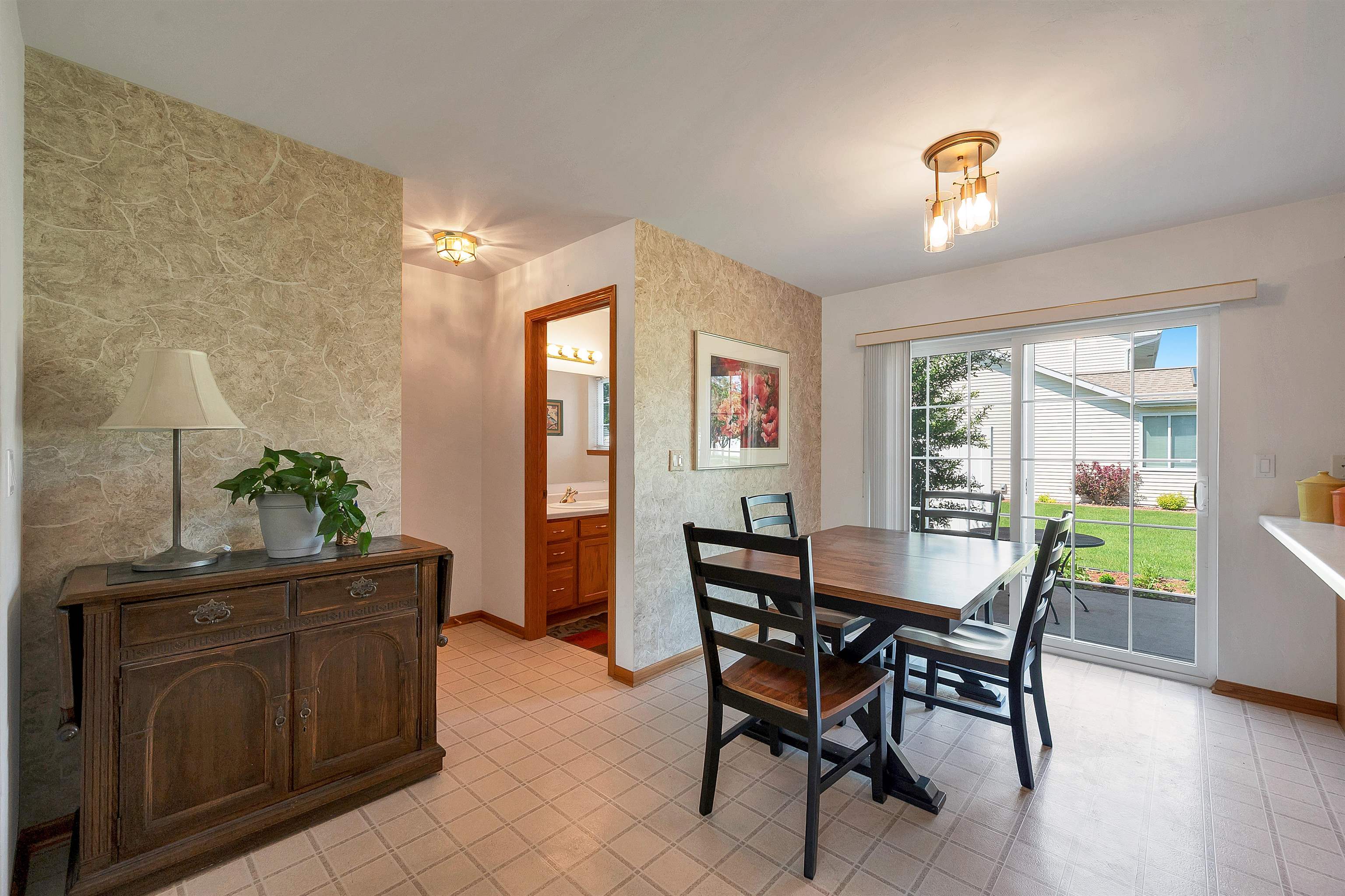 2535 Gemini Road Green Bay, WI 54311 - Photo 10 of 45