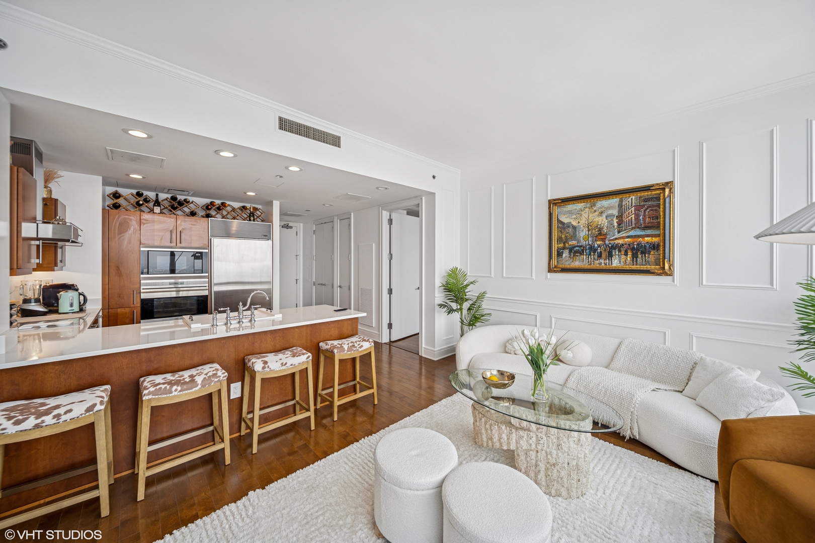 401 North Wabash Avenue, Unit 52C Chicago, IL 60611 - Photo 5 of 20 a living room with furniture and a large window