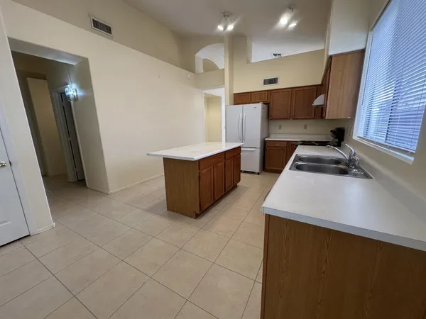 $2,395 | 3281 West Ross Drive, Chandler, AZ 85226