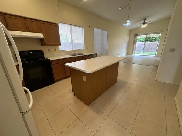 $2,395 | 3281 West Ross Drive, Chandler, AZ 85226