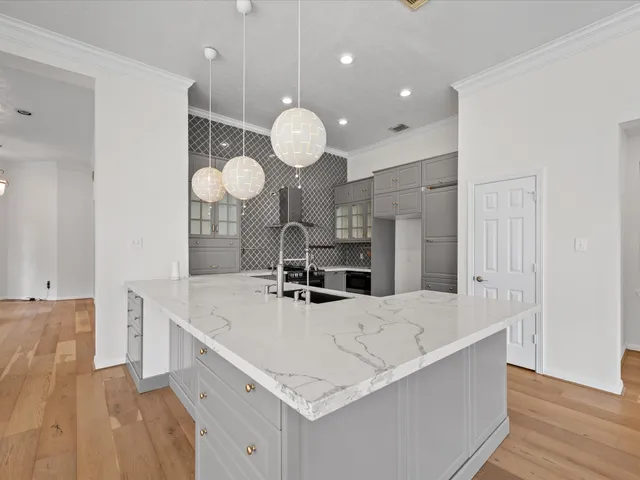 $3,600 | 1523 Orchard Park Drive, Houston, TX 77077