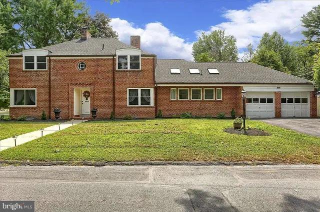 $469,000 | 2926 Parkside Lane, Harrisburg, PA 17110