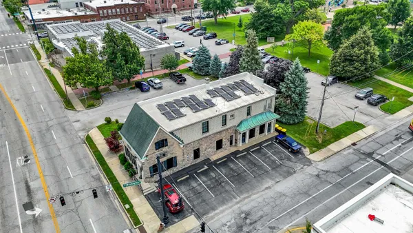 $1,400 | 303 South Washington Street, Unit 2, Bloomington, IN 47401