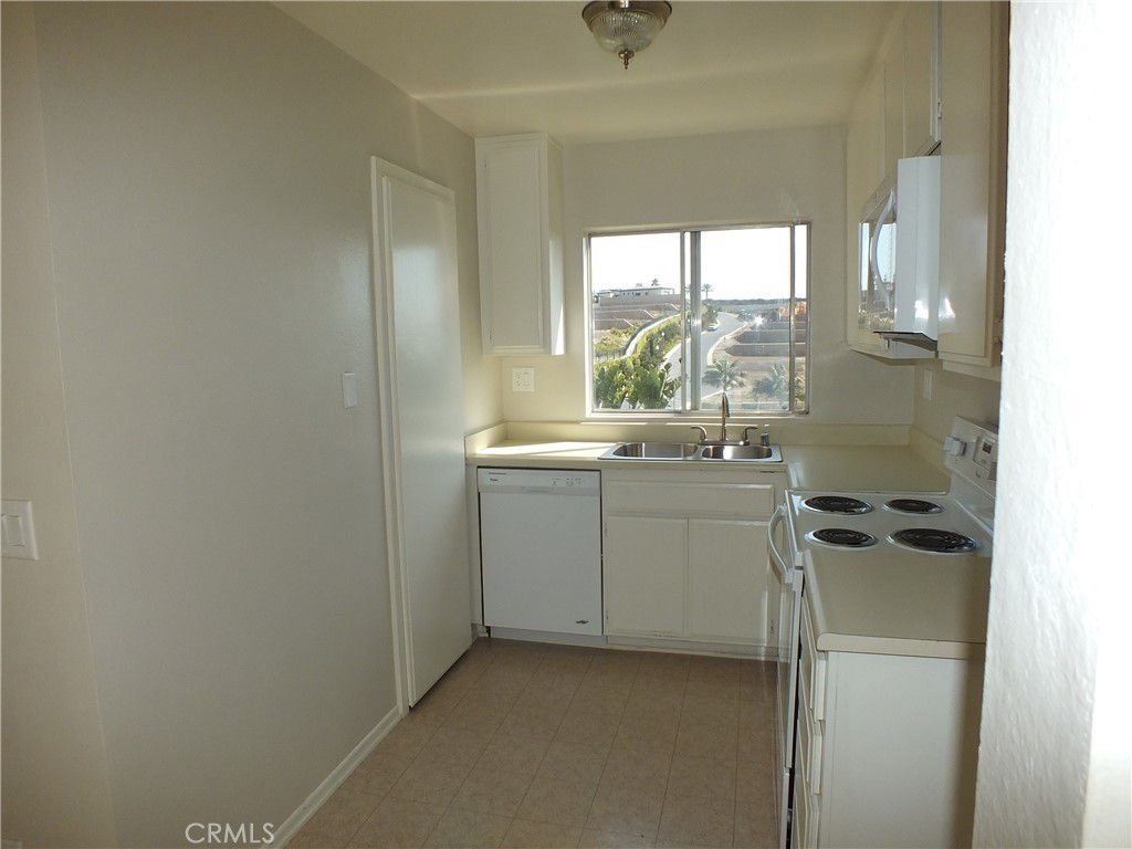 34140 Selva Road, Unit 221 Dana Point, CA 92629 - Photo 9 of 41 Gallery Image 9