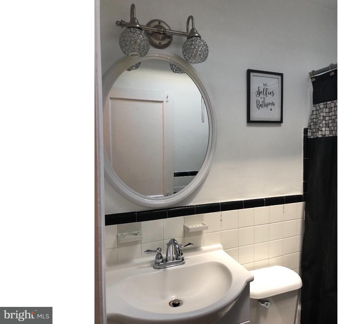 209 Hampden Road Upper Darby, PA 19082 - Photo 23 of 24 Bathroom