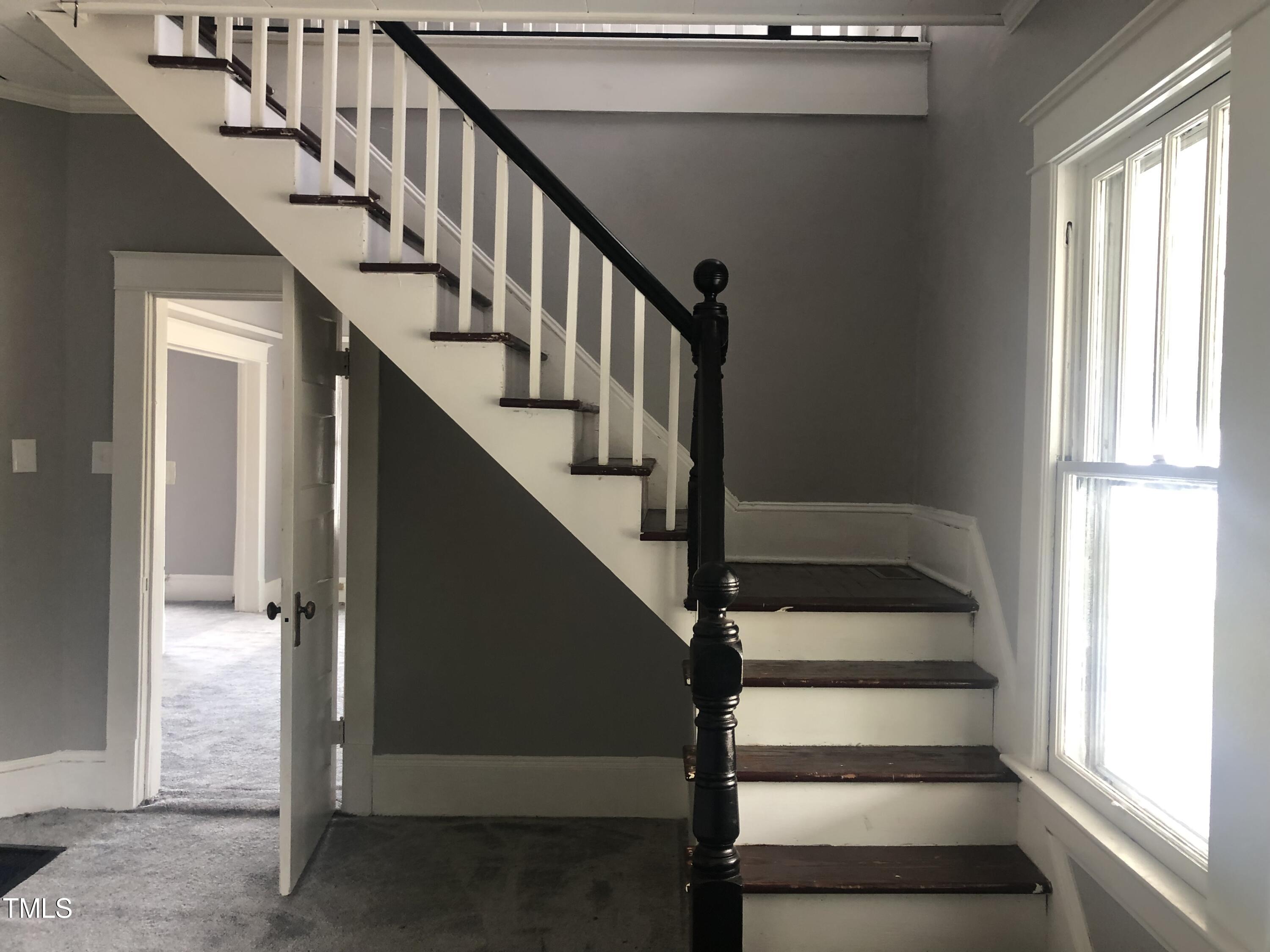 3124 Raleigh Road Henderson, NC 27537 - Photo 14 of 18 a view of entryway