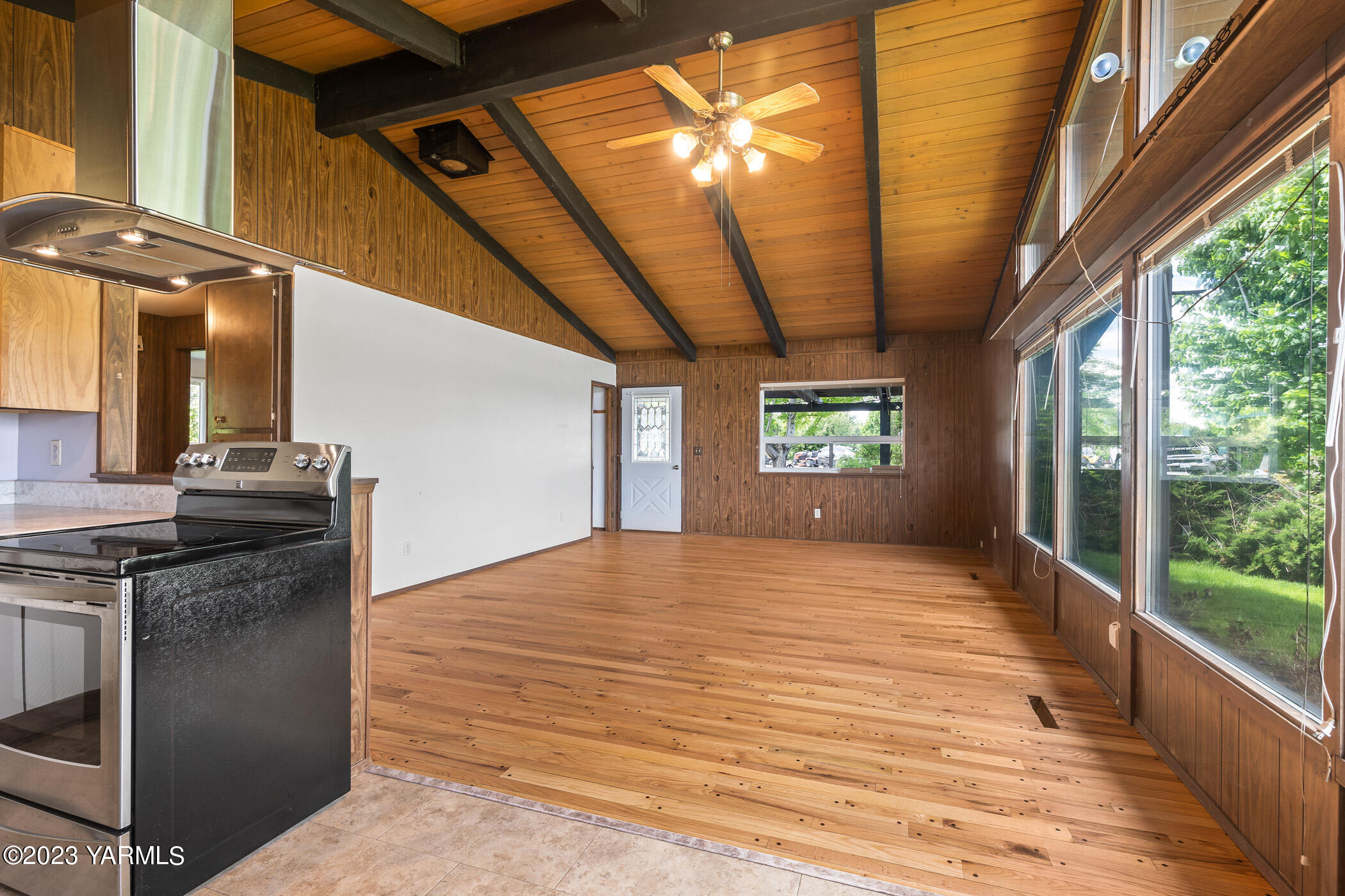 250 Bagley Road Granger, WA 98932 - Photo 6 of 23
