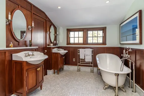 $7,500,000 | 70 Wilsondale Street, Dover, MA 02030
