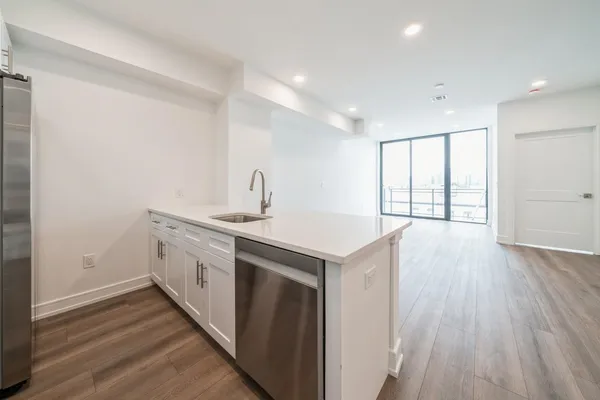 $3,875 | 32 Jones Street, Unit 403, Jersey City, NJ 07306