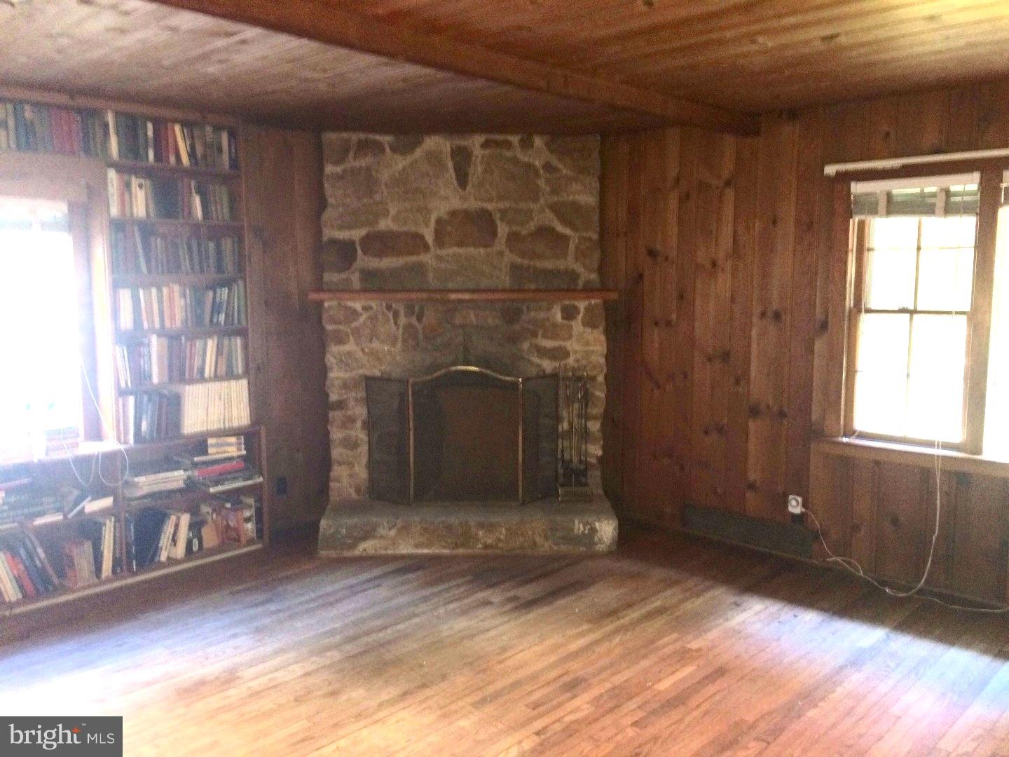510 Sandy Bank Road Media, PA 19063 - Photo 4 of 18 Fireplace